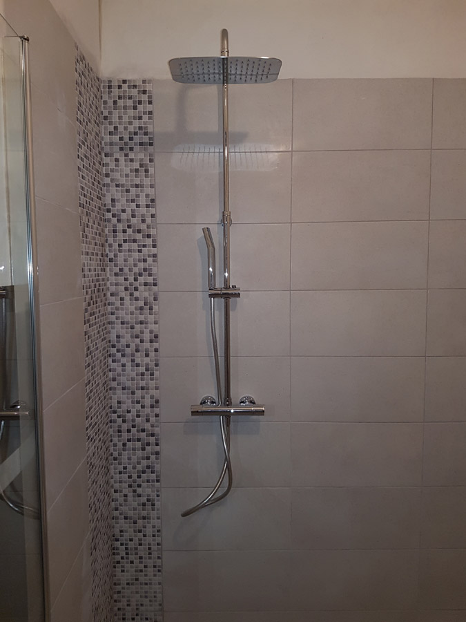 DUSCHE DUSCHE